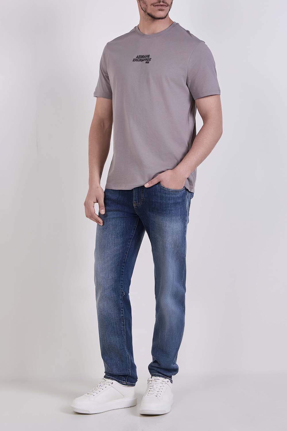 מכנסי ג'ינס בגזרת סלים